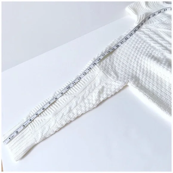 NWOT White cropped Sweater - Picture 6 of 6